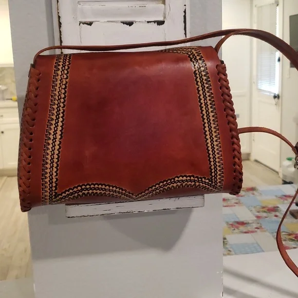 NWOT Beautiful Crossbody Genuine Leather Purse - Picture 4 of 6
